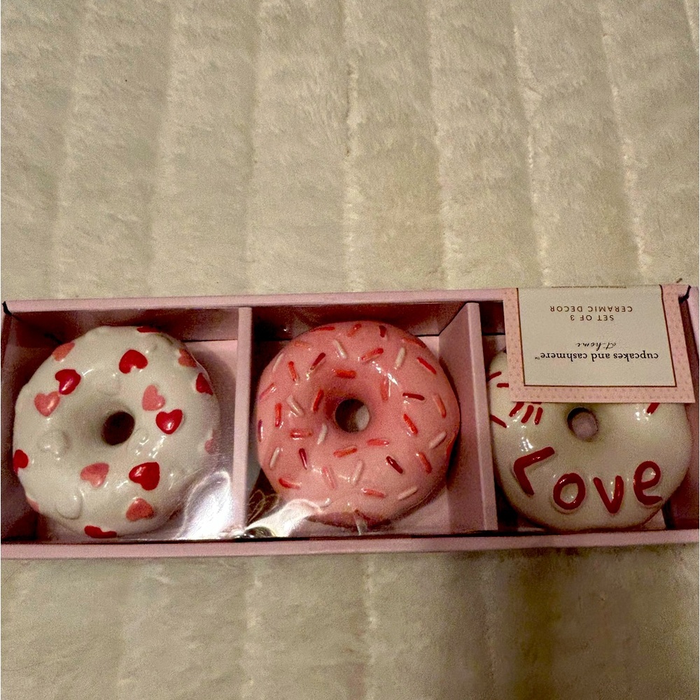 Cupcake & cashmere Valentines Day ceramic donut set of 3